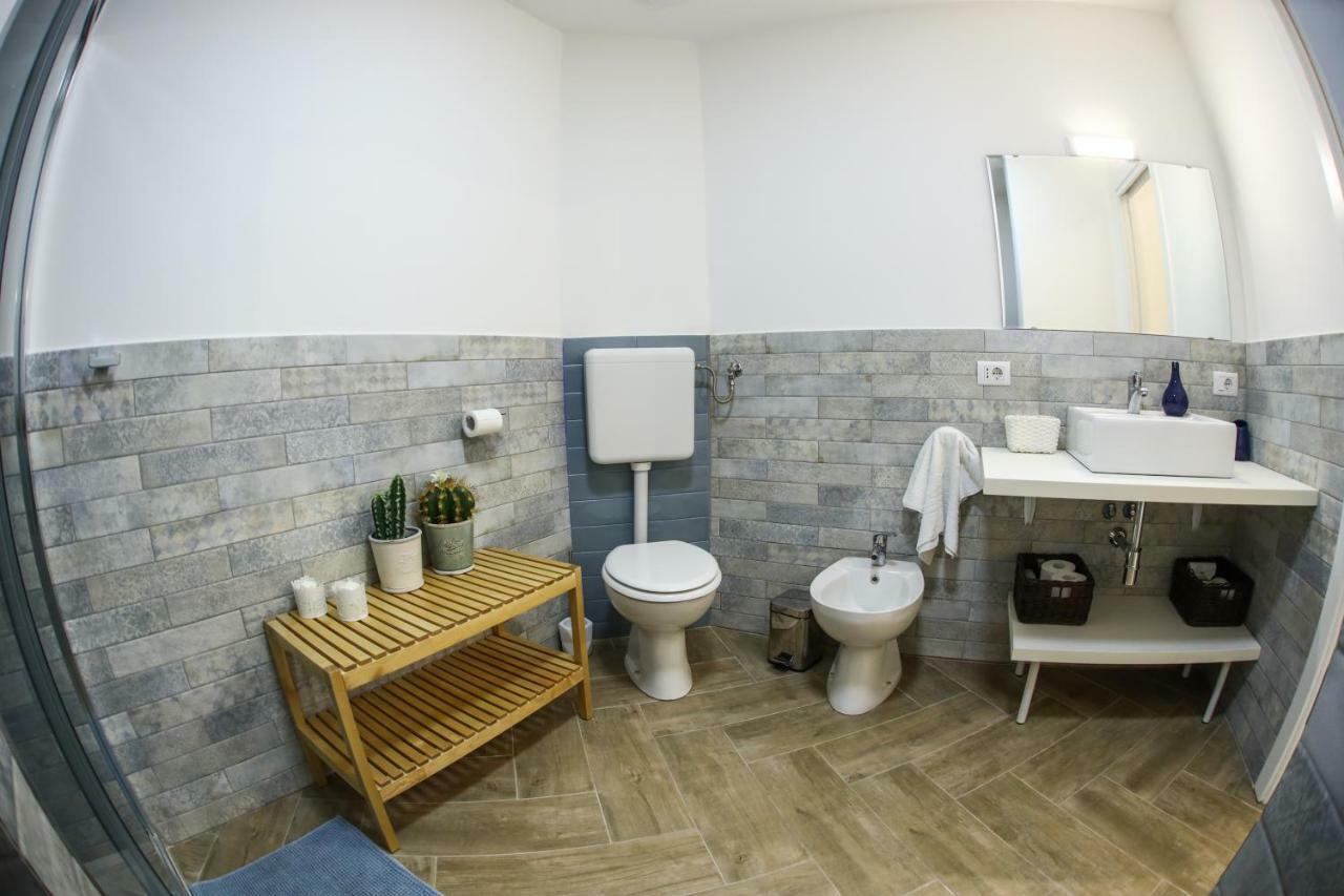 La Maisonette At Duomo Apartment Napoli Bagian luar foto
